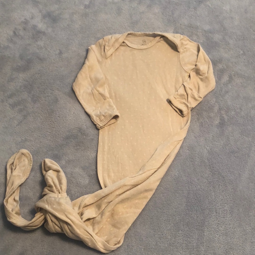 Solly baby knotted gown